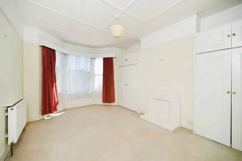 2-Bed Flat for Sale in Brighton's Golden Triangle