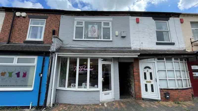 Mid Terrace Hair Salon Property For Sale