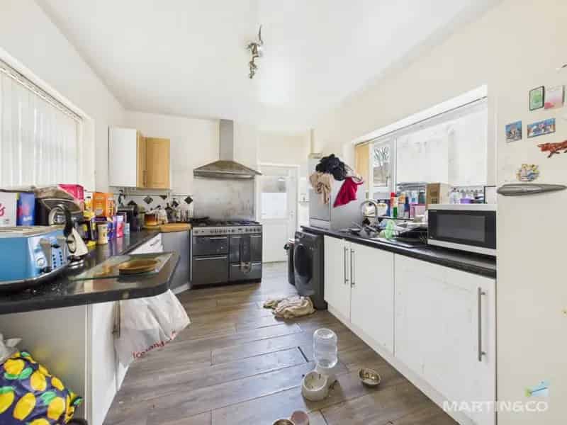 4 Bedroom Mid Terrace House For Sale