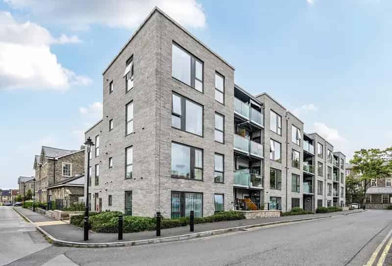 2 Bedroom Apartment for Sale
