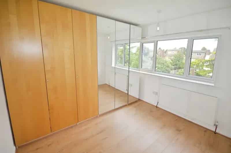 3 Bedroom Semi Detached House Chesterfield Derbyshire