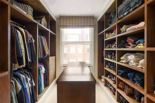 3-Bedroom Flat in Burton Court with Stunning Views