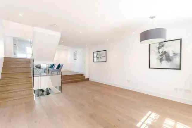 3 Bedroom Terraced House for Sale in Marylebone London NW8