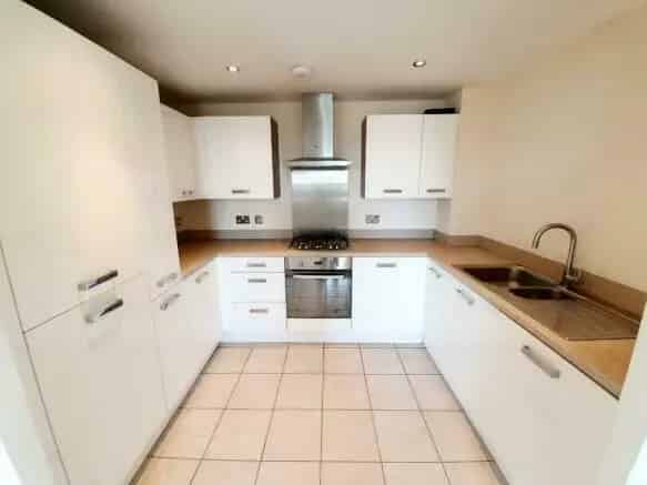 2 Bedroom Flat Netherhall Estate Stunning Views Allocated Parking