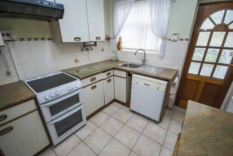 3 Bed Semi-Detached House Plus Loft Room Large Corner Plot No Chain