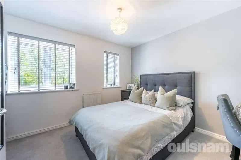 2 bed house for sale