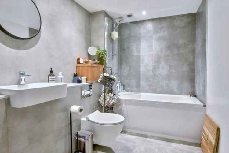 2 Bed Flat for Sale Hampstead Garden Flat Refurbished Planning Permission