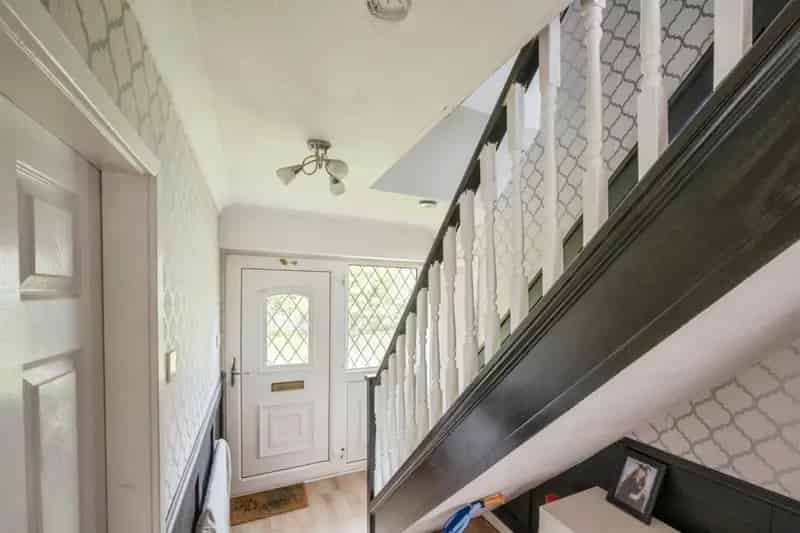 4 Bed 2 Bath Family Home Ample Parking Large Garden