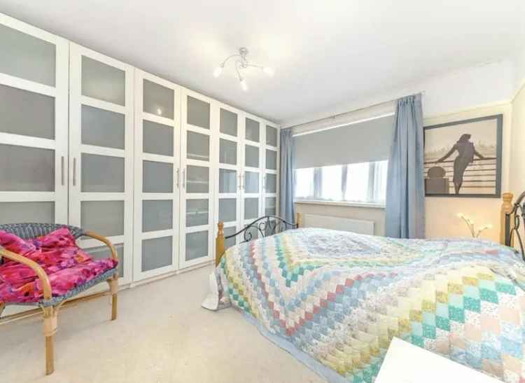 Two Bedroom Flat with Private Garden Muswell Hill