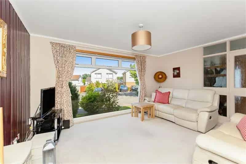 3 Bed Detached House East Craigs Edinburgh