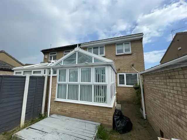 3 Bed Semi-Detached House with Garage and Garden