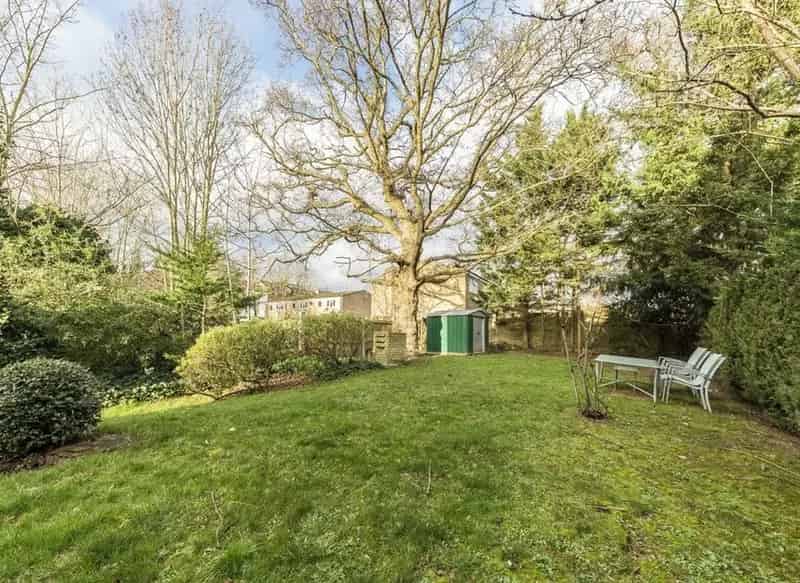 Flat For Sale , Thicket Road, London, England