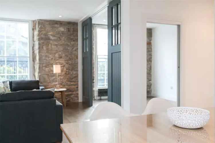 2 Bedroom City Centre Flat to Rent Castle Views