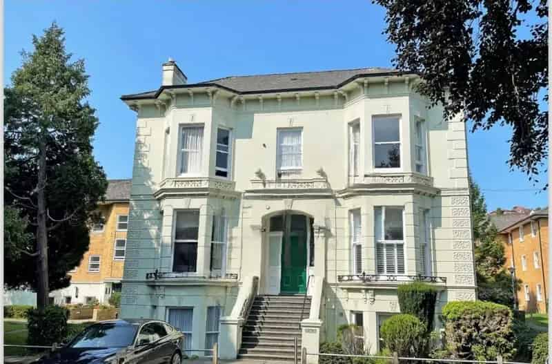 1 Bedroom Flat for Sale - Chain Free Victorian Apartment