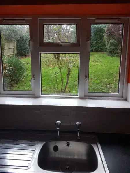 1 Bedroom Bungalow Egham Surrey