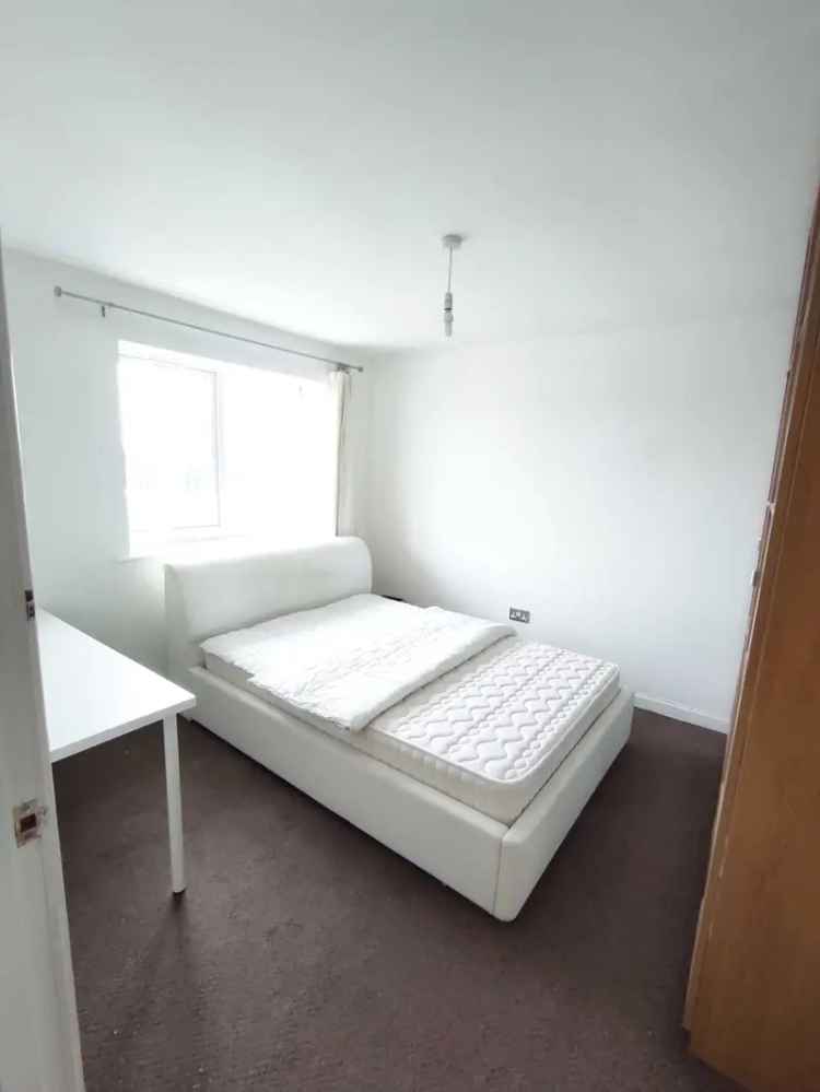 5 Bedroom Terraced House to Rent