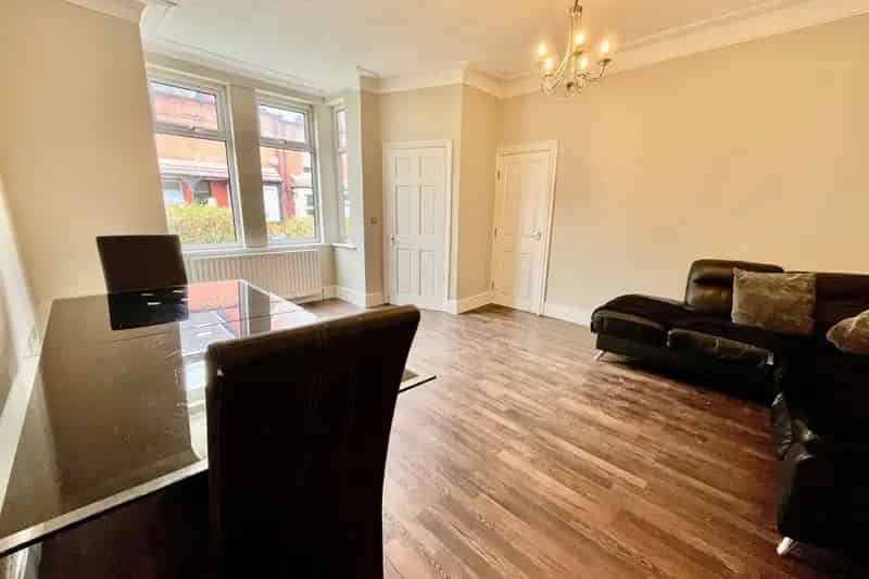 3 Floor Furnished House in LS12 - Zero Deposit Guarantee