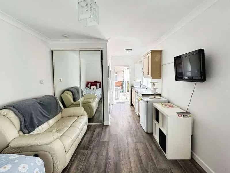 4 Bed House for Sale Woodley
