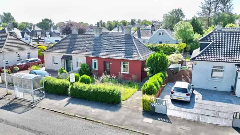 2 Bedroom Bungalow For Sale