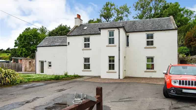 Kirklands Steading House: Charming Farmhouse in Kirkoswald