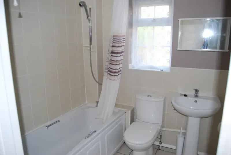 2 Bedroom Flat To Let Halifax Way Christchurch