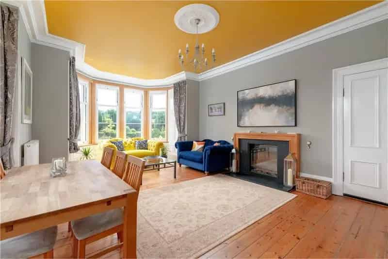 4 Bed Detached House with 3 Reception Rooms and Studio
