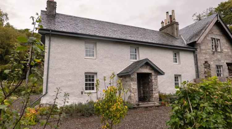 3-Bedroom Stone Cottage near Pitlochry Highland Perthshire