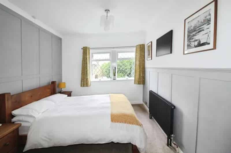 3 Bedroom Furnished House To Let Calverley