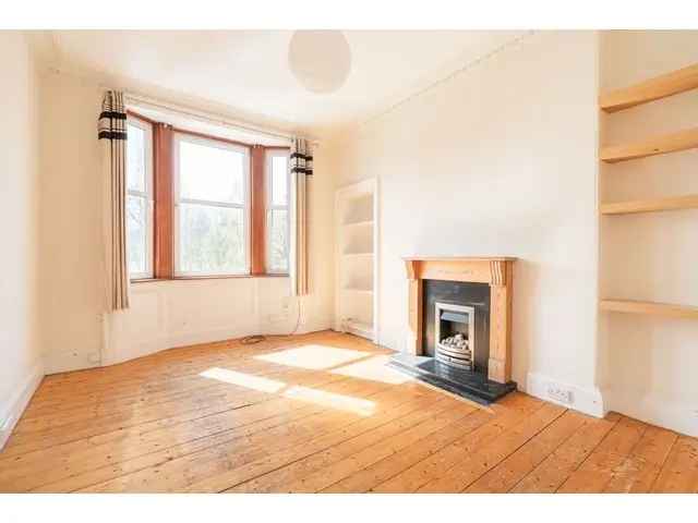 3 Bedroom Flat for Sale in Leith