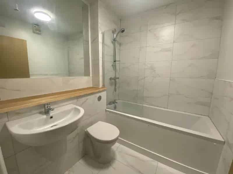2 Bed Flat for Sale  Refurbished Parking Tenanted Investment