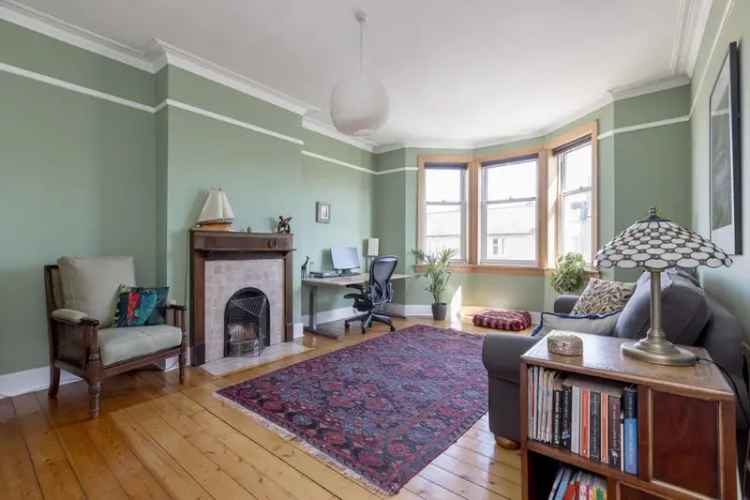 2 Bedroom Flat for Sale in Stockbridge, Edinburgh