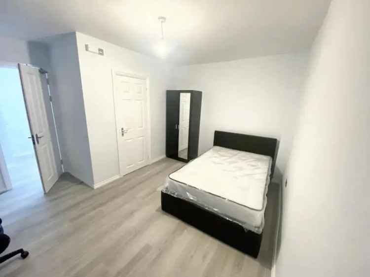 6 Bedroom 6 Ensuite Student House All Bills Included