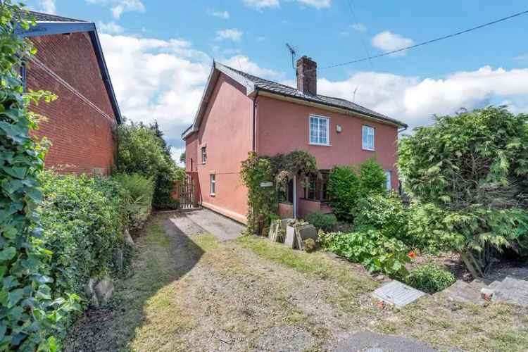 2 Bedroom Semi-Detached Cottage Hepworth Charming Period Home