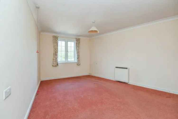 2-Bed Retirement Apartment with Communal Gardens and Amenities
