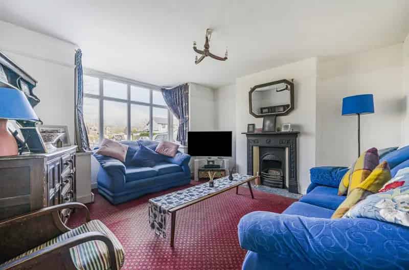 3 Bedroom Semi-Detached House North Woodley