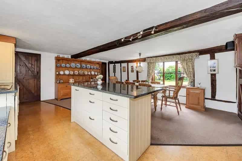 Detached Grade II Listed 4 Bedroom House For Sale