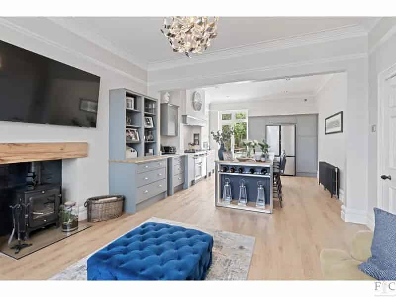 4 Bedroom Victorian Semi-Detached House for Sale