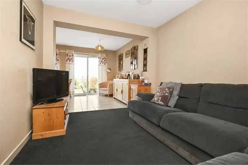 4 Bed Semi-Detached House with 2 Reception Rooms and Magnificent Views
