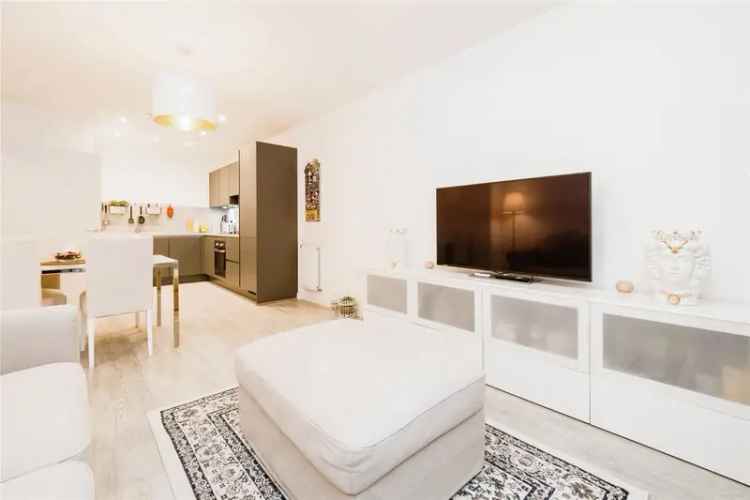 Stylish Apartment in Upton Gardens E13 Near Upton Park Station