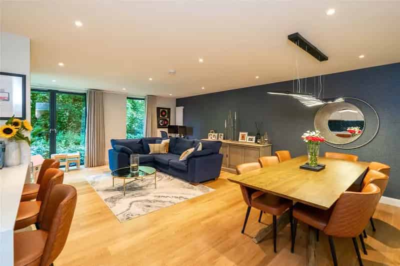 Flat 6, 65 Sassoon Grove