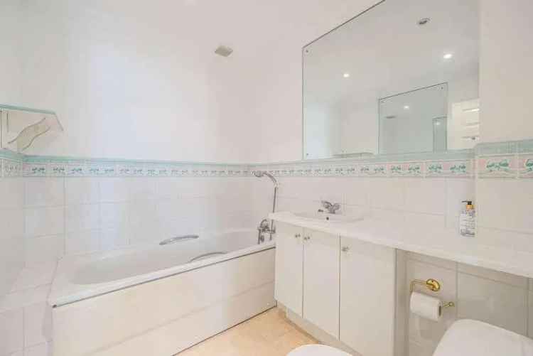 2 Bed Flat for Sale Near Horsley Train Station