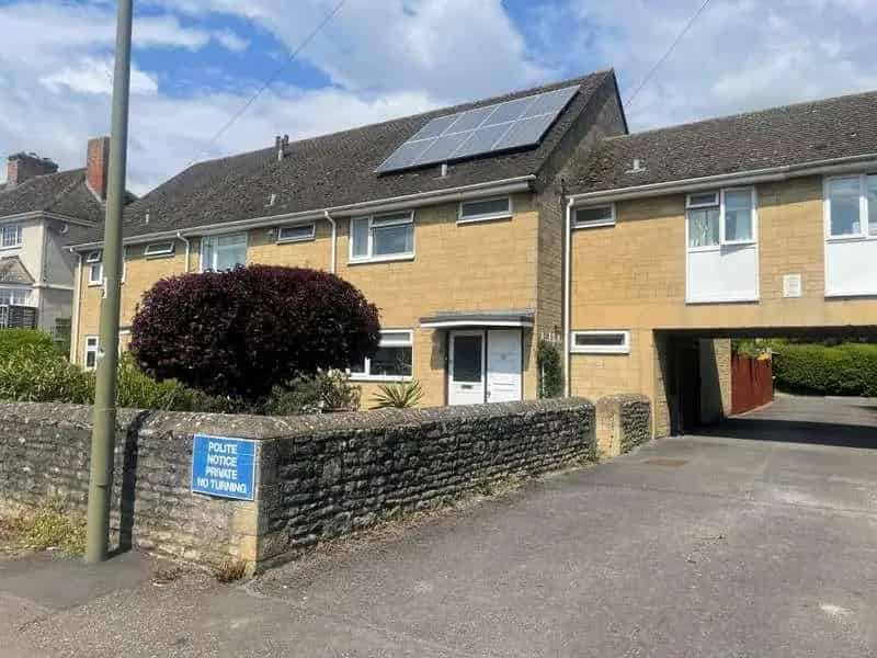 4 Bed House for Sale Newland Road Garage Parking Garden No Onward Chain