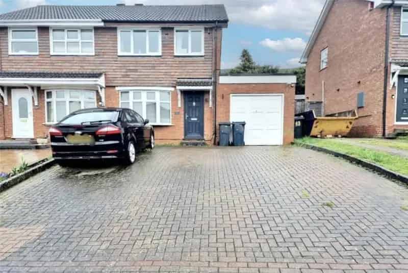 3 bedroom semi-detached house for sale
