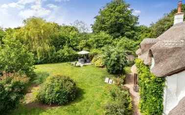 House For Sale in Exeter, England