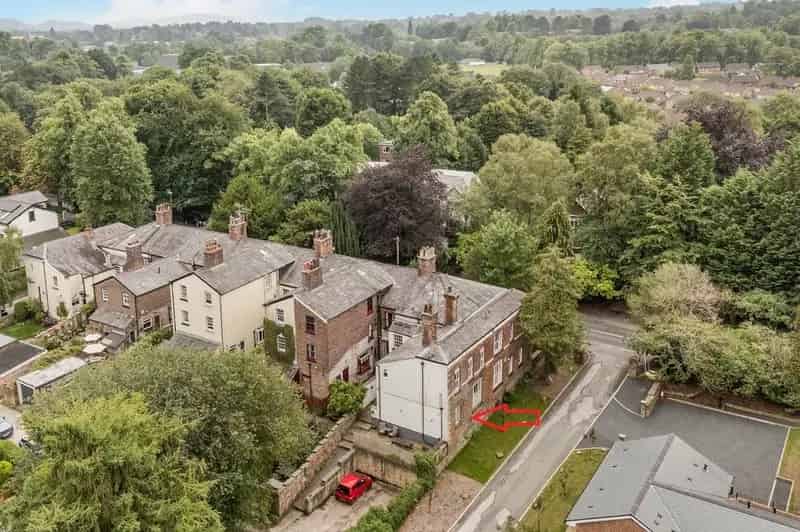 2 Bedroom Flat for Sale Macclesfield Cheshire