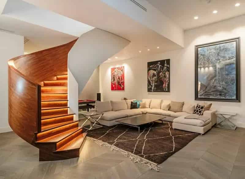 Six Bedroom Family Home near Chelsea Park Gardens