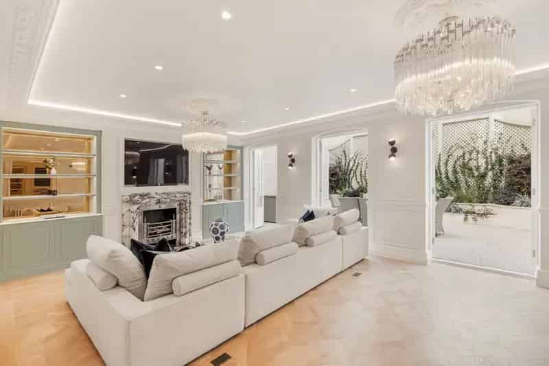 London Duplex in Prestigious Garden Square