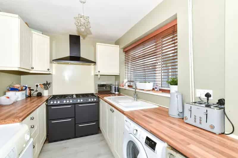 3 Bedroom End Terrace House for Sale