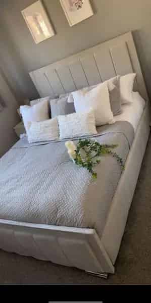 3 Bedroom House with Garden Parking and Garage