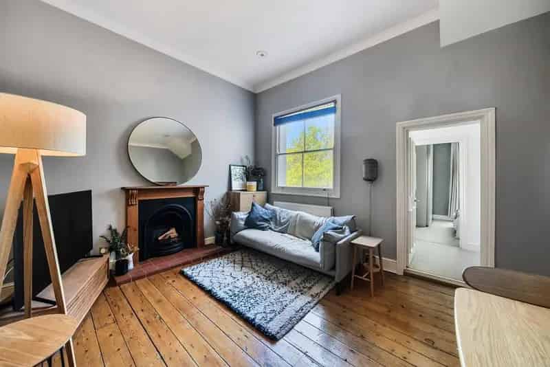 One Double Bedroom Period Conversion with Garden and Parking